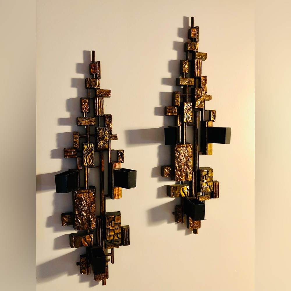 Rare Vintage 2 grands chandeliers muraux Syroco Brutaliste 1970 fait aux USA.